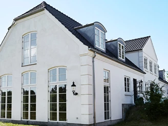 velfac classic exterior1 1600x902