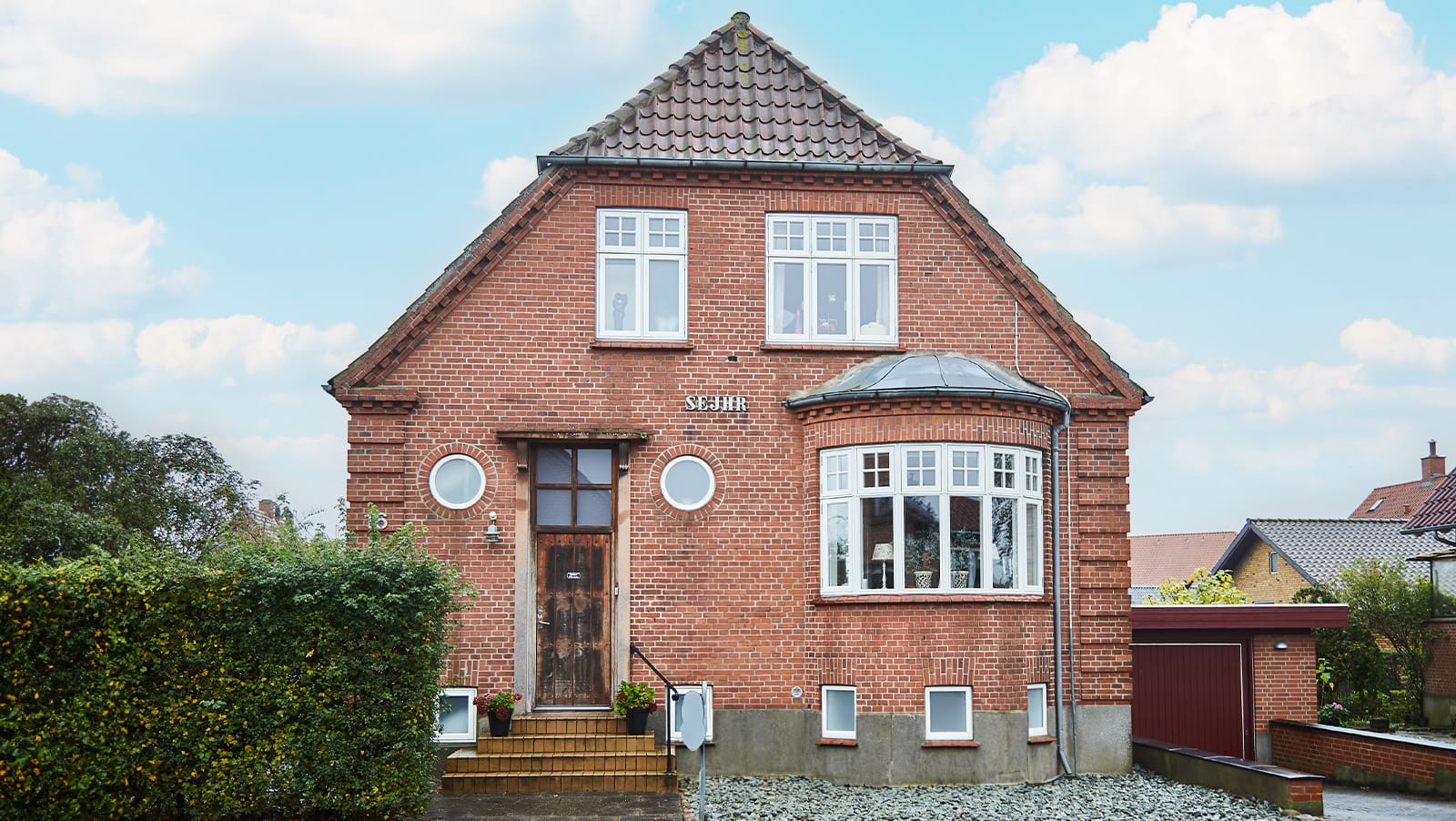 velfac classic exterior2 1600x902