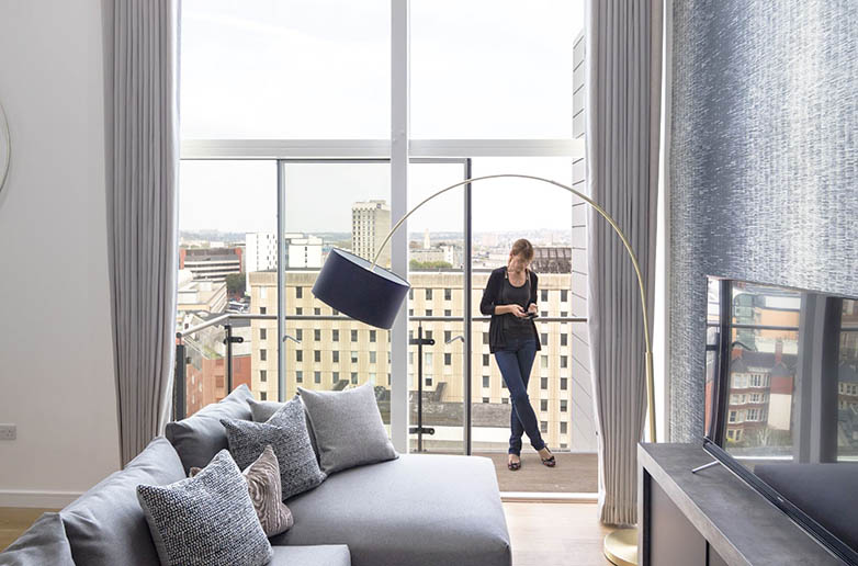 smallerammer textimage 782x516