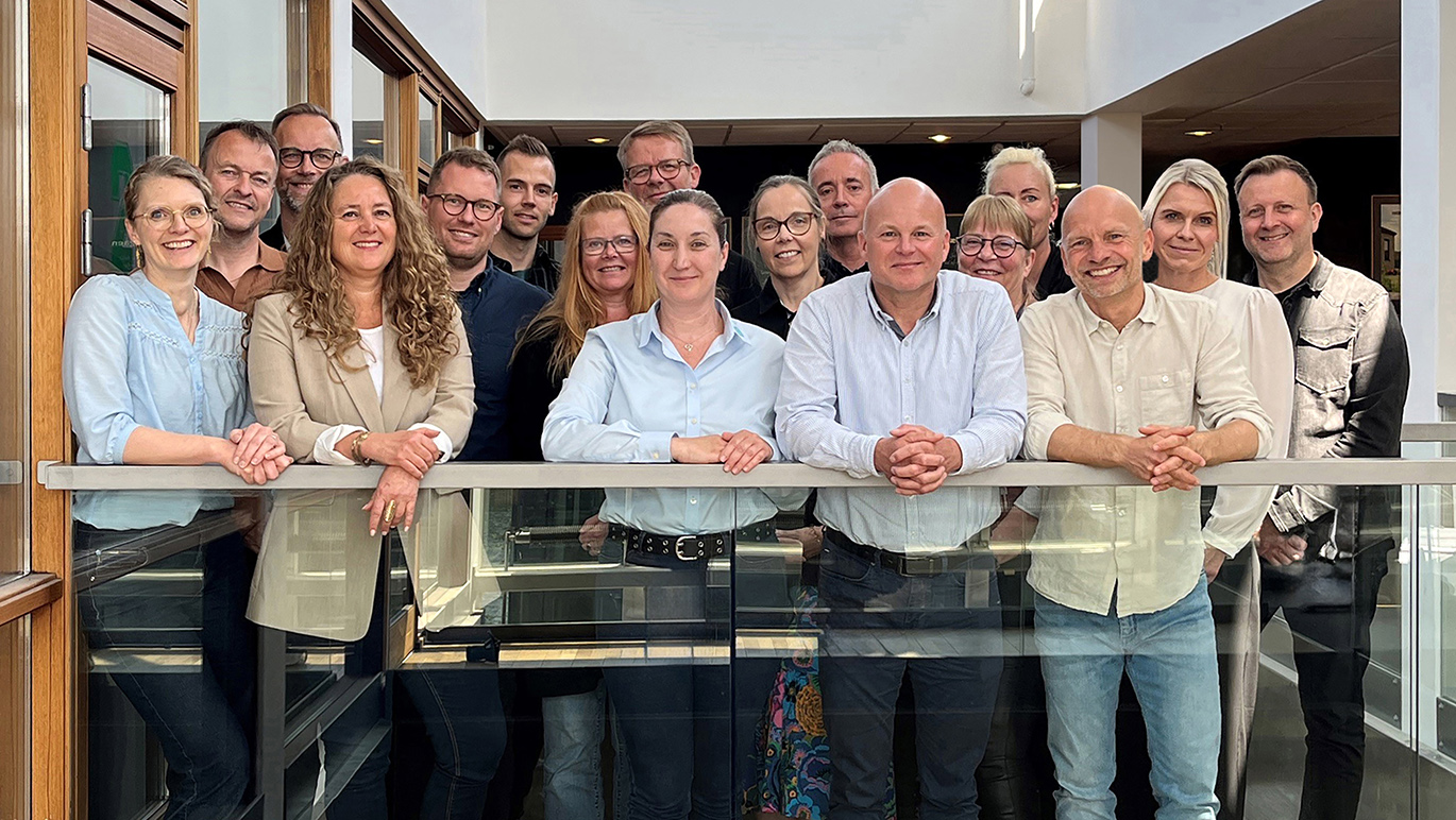 Fællesbillede af medarbejdere i projektsalg