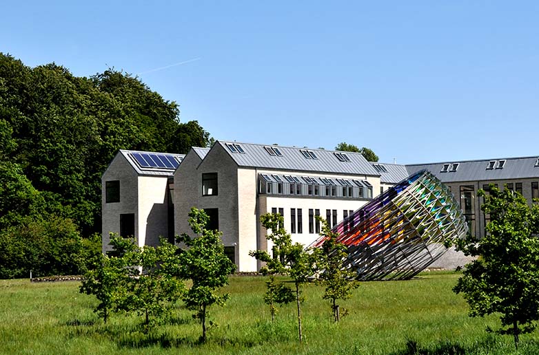 vkr holding textimage 782x516