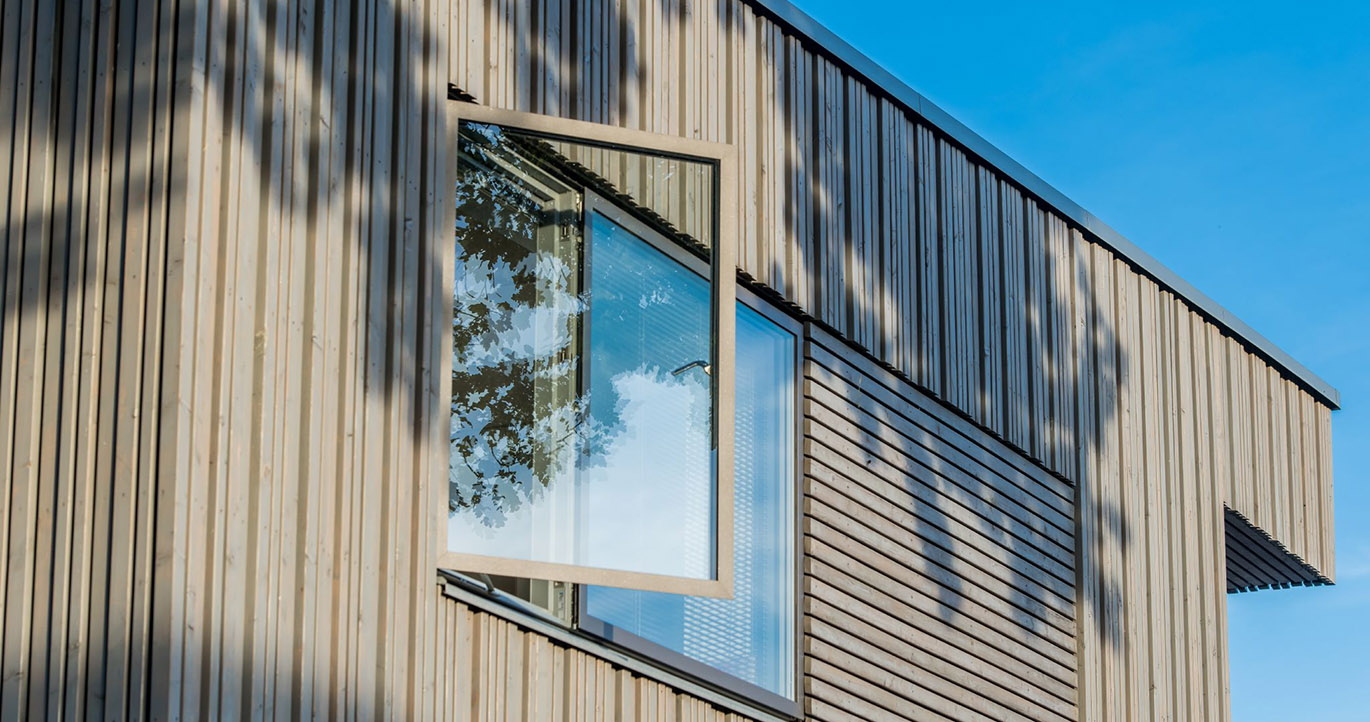 side guided window1 breaker 1370x722