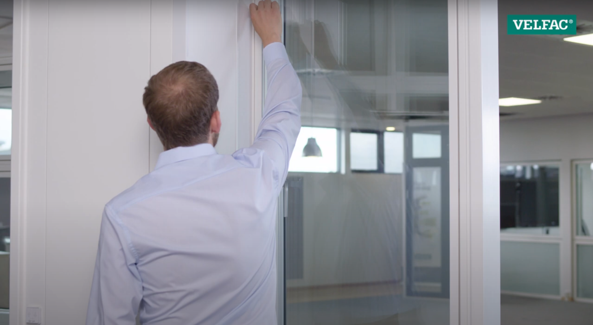 sa betjanas ett velfac fonster med innerbage