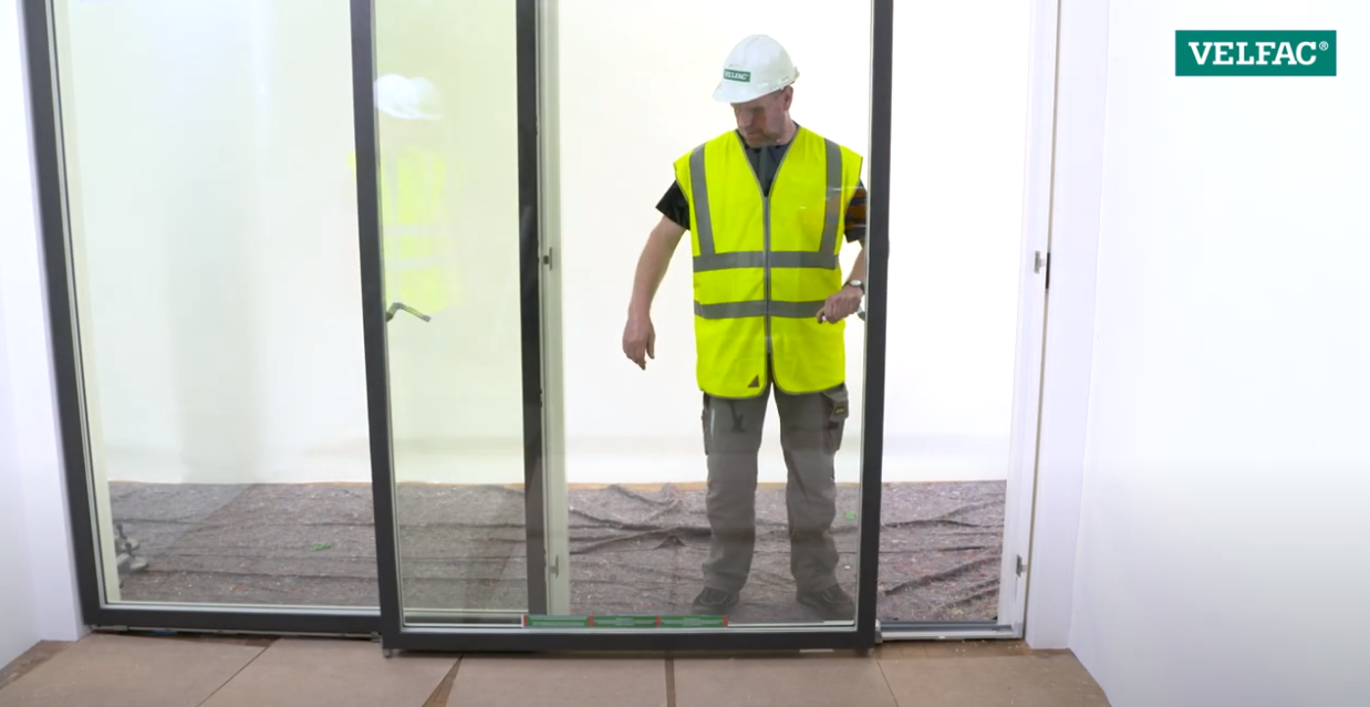 montering av velfac 200 energy skjutdorr med 24 mm bottenkarm   youtube